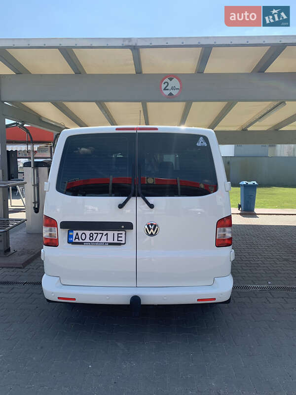 Volkswagen Caravelle 2009