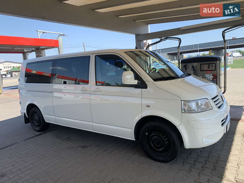 Volkswagen Caravelle 2009