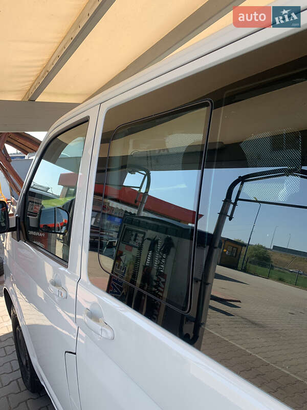 Volkswagen Caravelle 2009