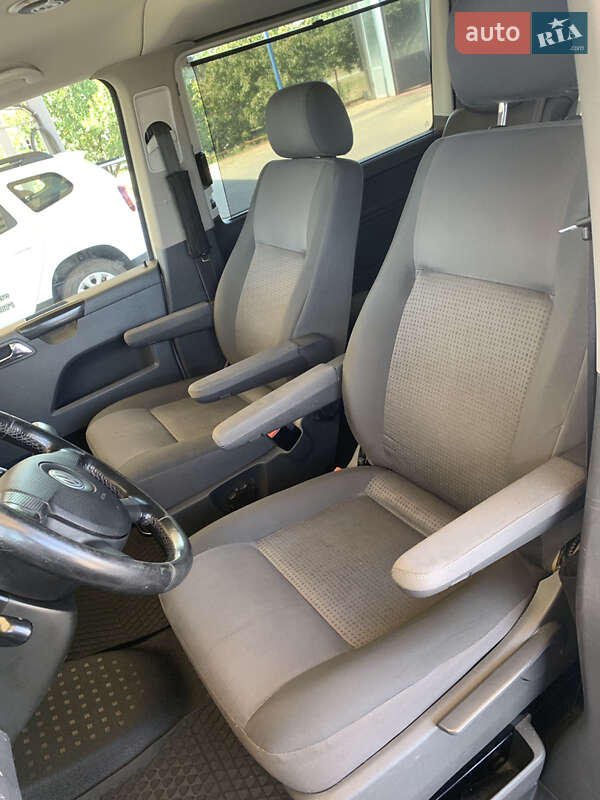 Volkswagen Caravelle 2009