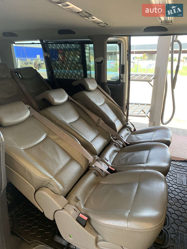 Volkswagen Caravelle 2009