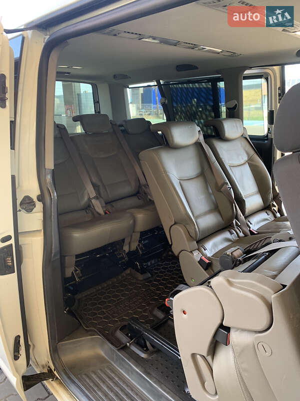 Volkswagen Caravelle 2009