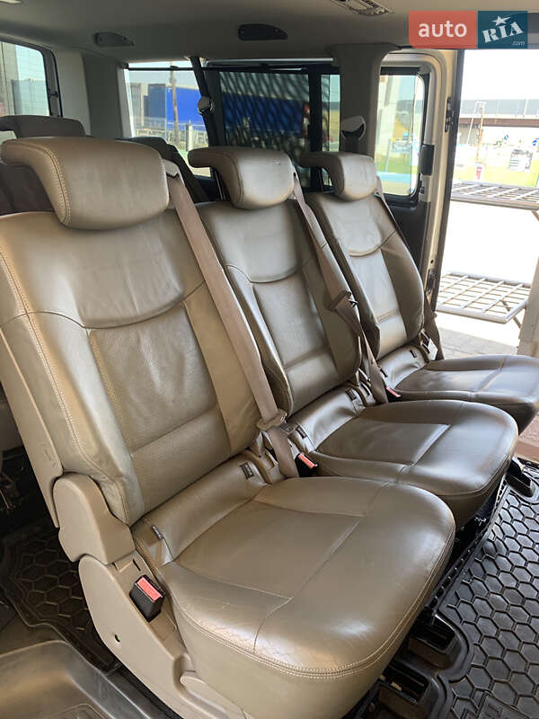 Volkswagen Caravelle 2009