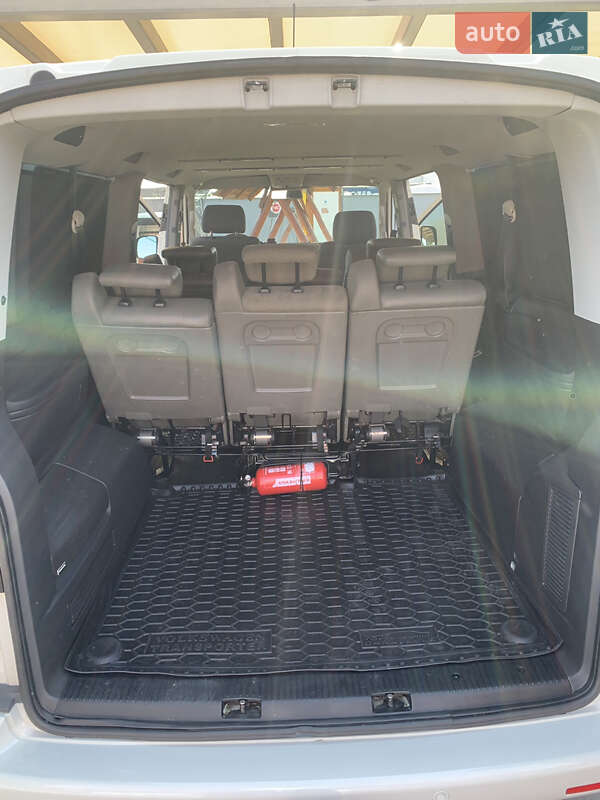 Volkswagen Caravelle 2009