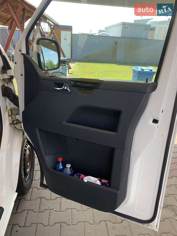 Volkswagen Caravelle 2009