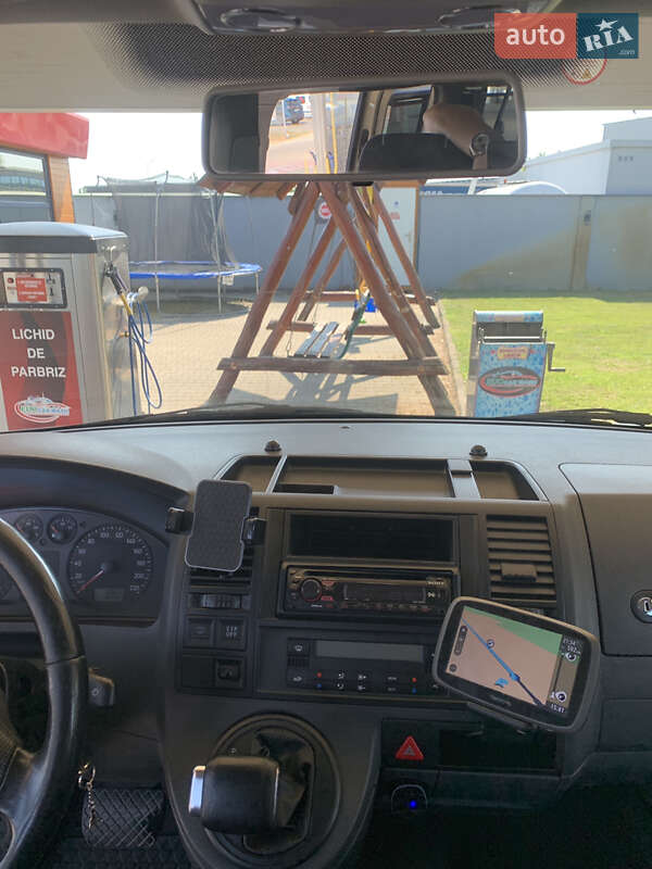 Volkswagen Caravelle 2009