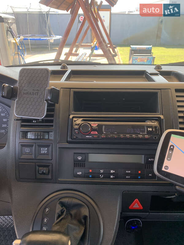 Volkswagen Caravelle 2009