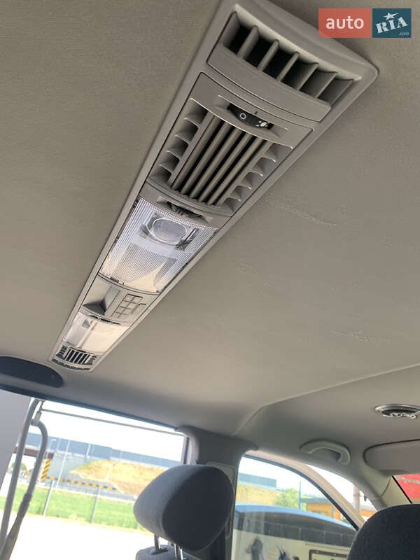 Volkswagen Caravelle 2009