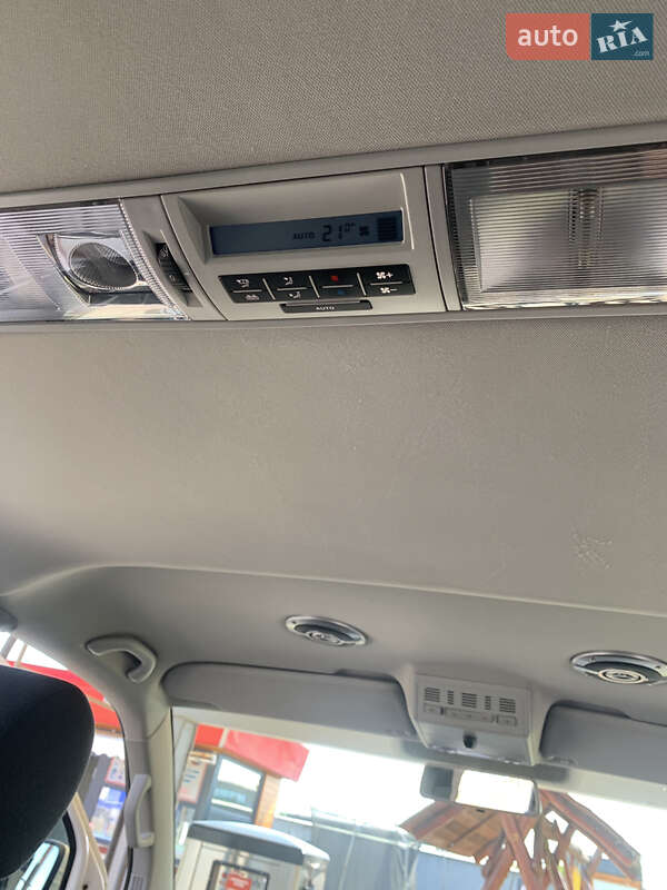 Volkswagen Caravelle 2009