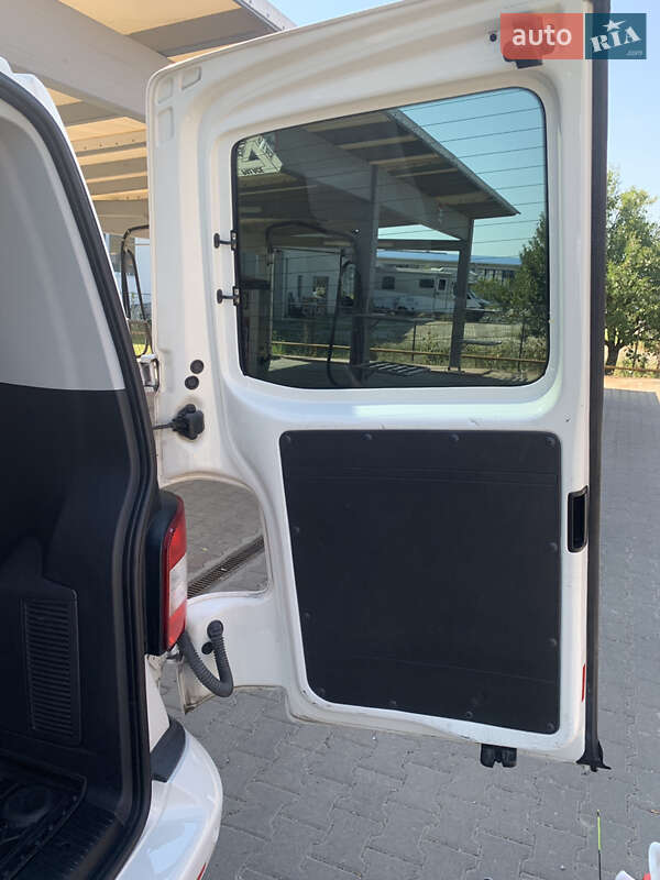 Volkswagen Caravelle 2009