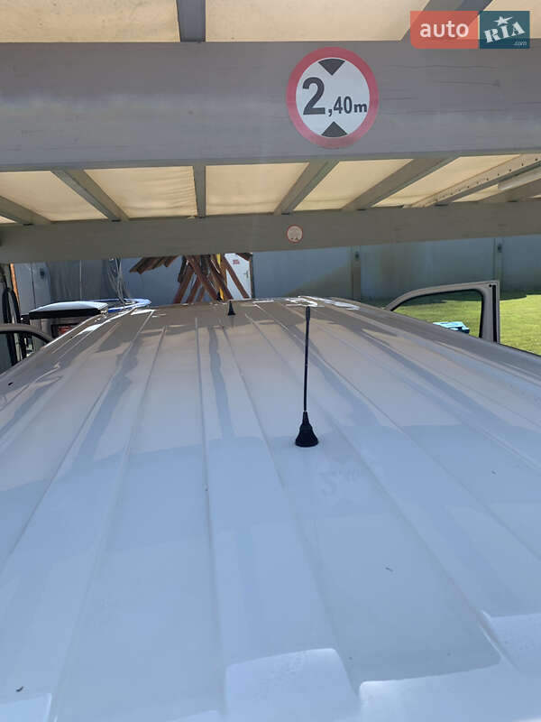 Volkswagen Caravelle 2009