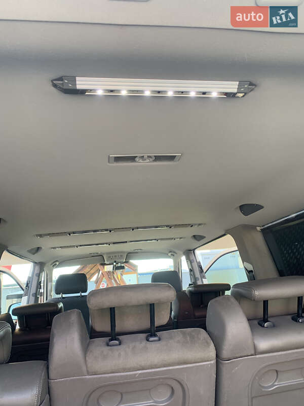 Volkswagen Caravelle 2009