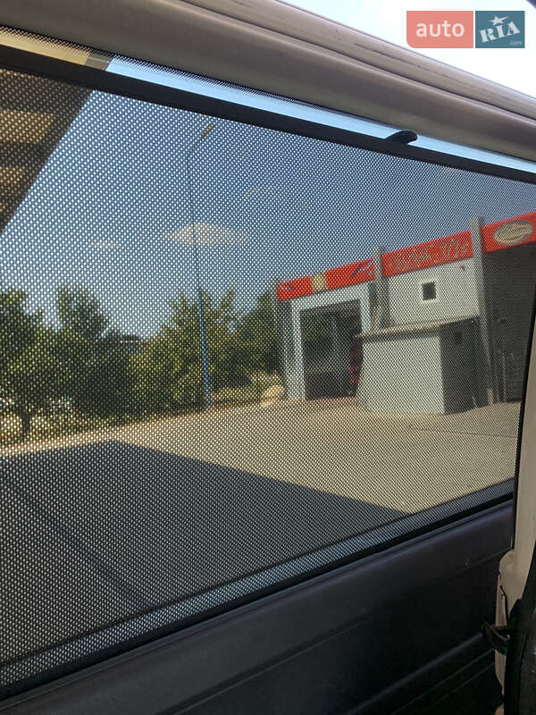 Volkswagen Caravelle 2009