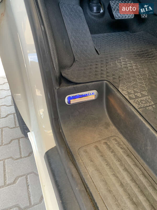 Volkswagen Caravelle 2009