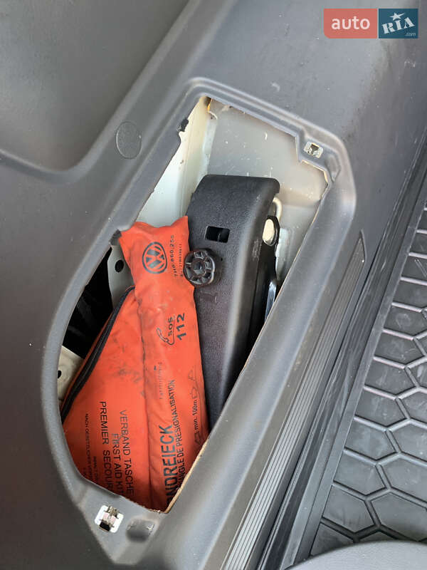 Volkswagen Caravelle 2009