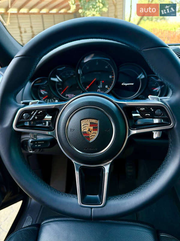 Porsche-0