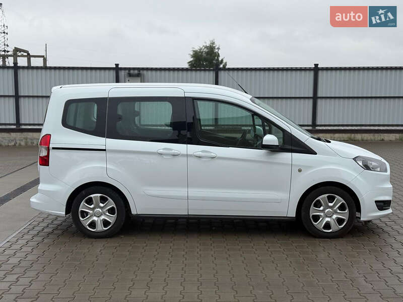 Ford Tourneo Courier 2017