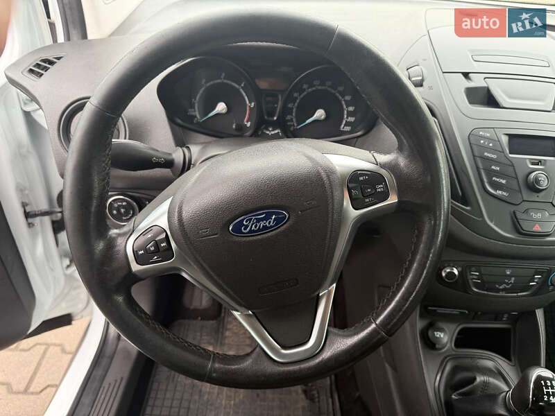 Ford Tourneo Courier 2017