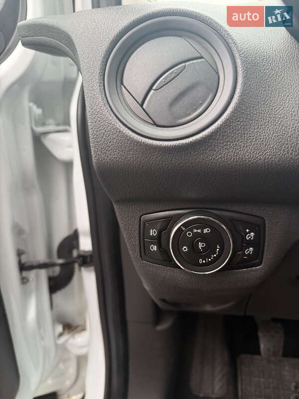 Ford Tourneo Courier 2017