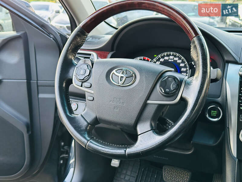 Toyota Camry 2012