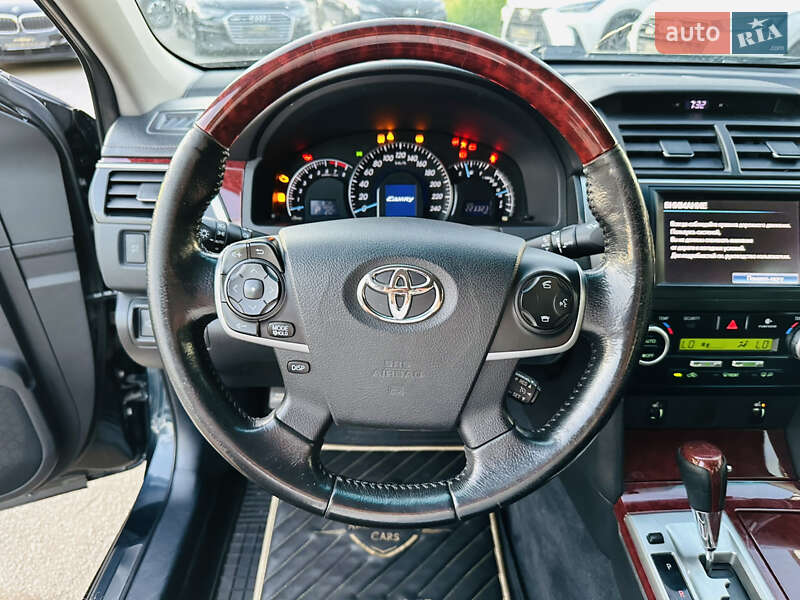 Toyota Camry 2012
