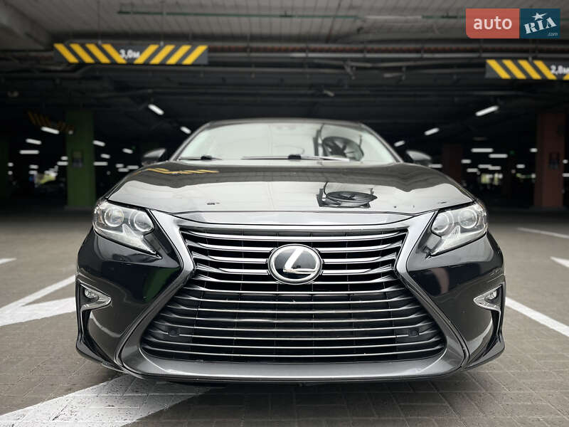 Lexus-35