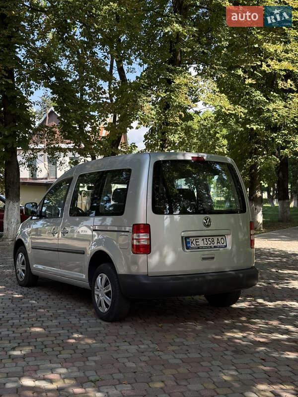 Volkswagen Caddy 2011