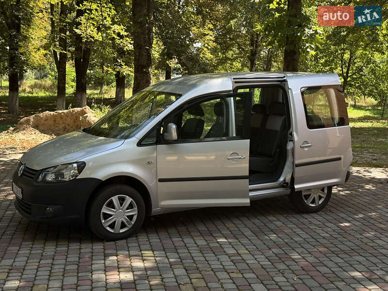 Volkswagen Caddy 2011