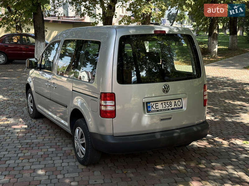 Volkswagen Caddy 2011