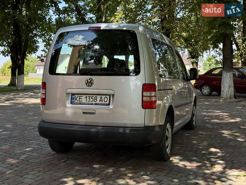 Volkswagen Caddy 2011