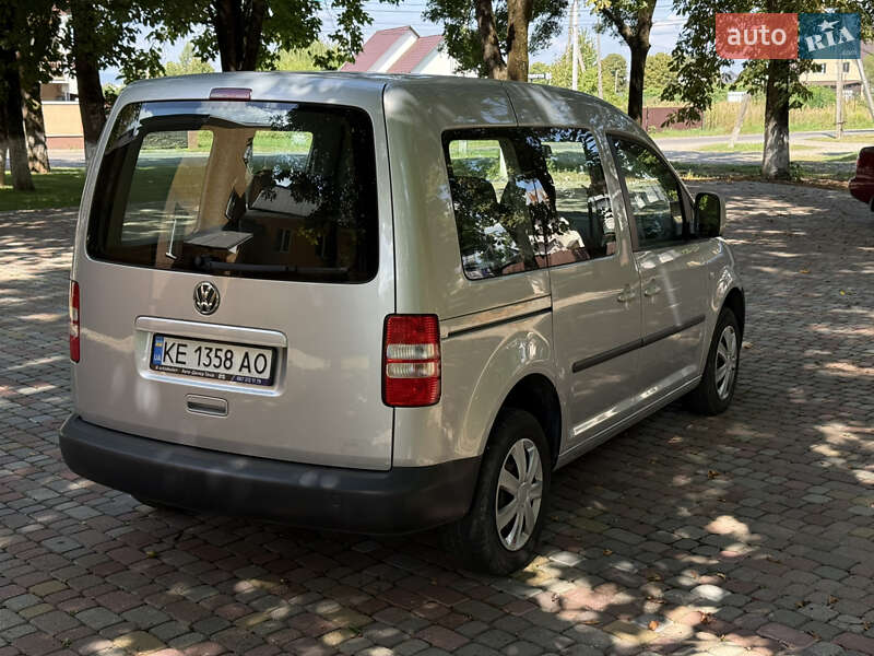 Volkswagen Caddy 2011