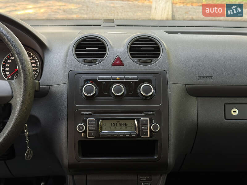 Volkswagen Caddy 2011