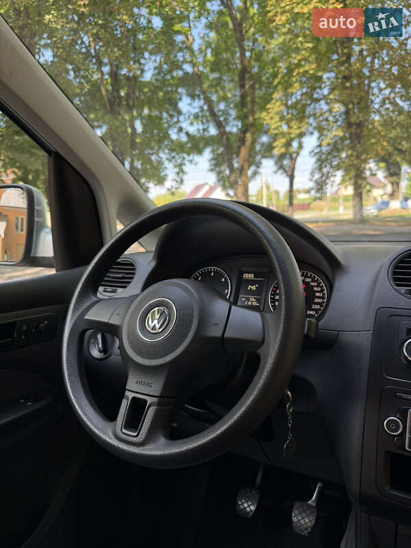 Volkswagen Caddy 2011