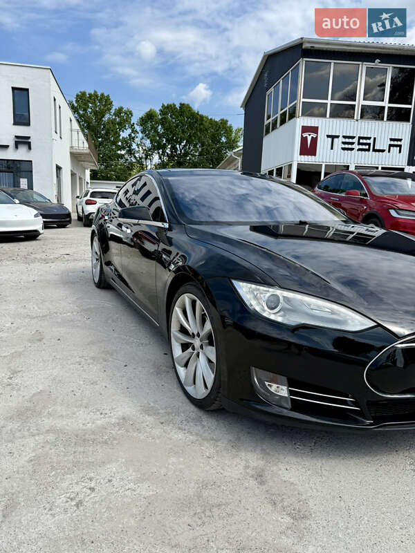 Tesla-23