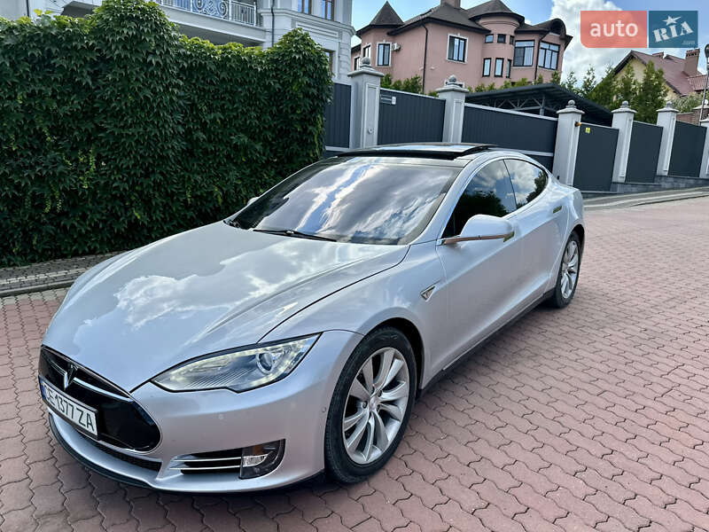 Tesla-4