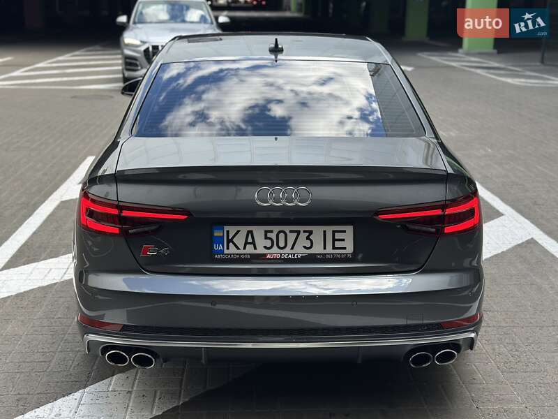 Audi-36
