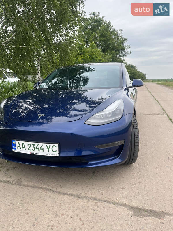 Tesla Model 3 2021