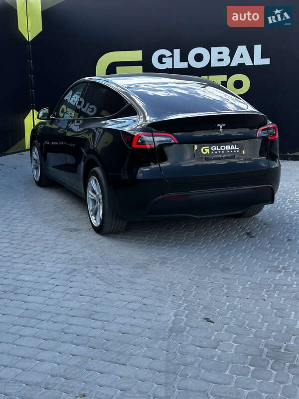 Tesla Model Y 2023