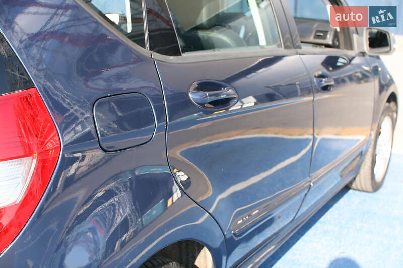 Mercedes-Benz A-Class 2011