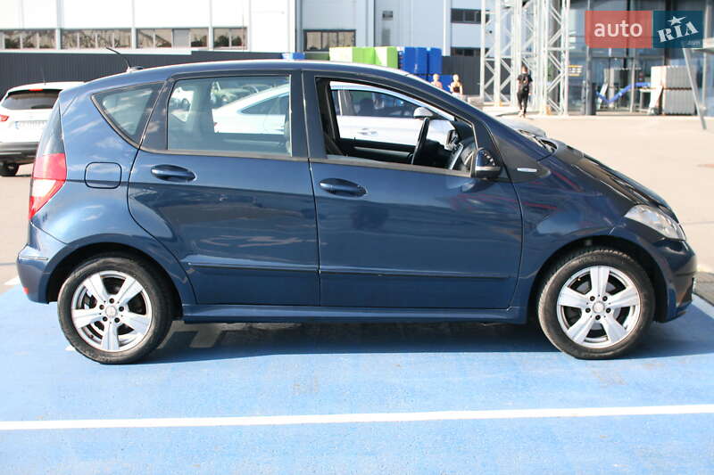 Mercedes-Benz A-Class 2011