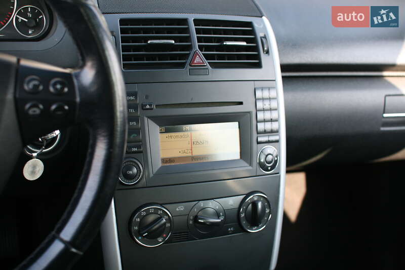 Mercedes-Benz A-Class 2011