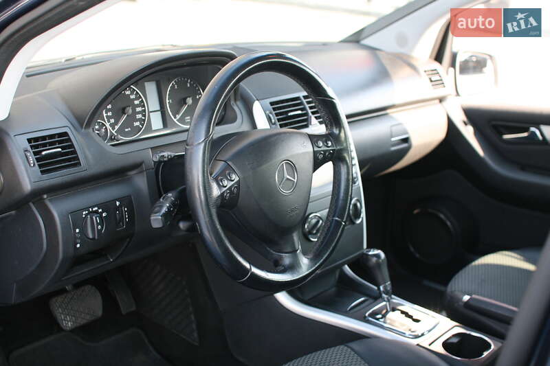 Mercedes-Benz A-Class 2011