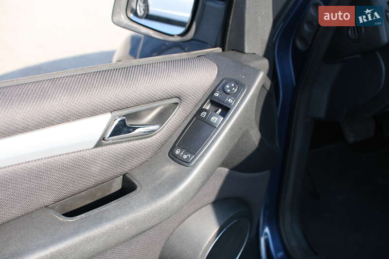 Mercedes-Benz A-Class 2011