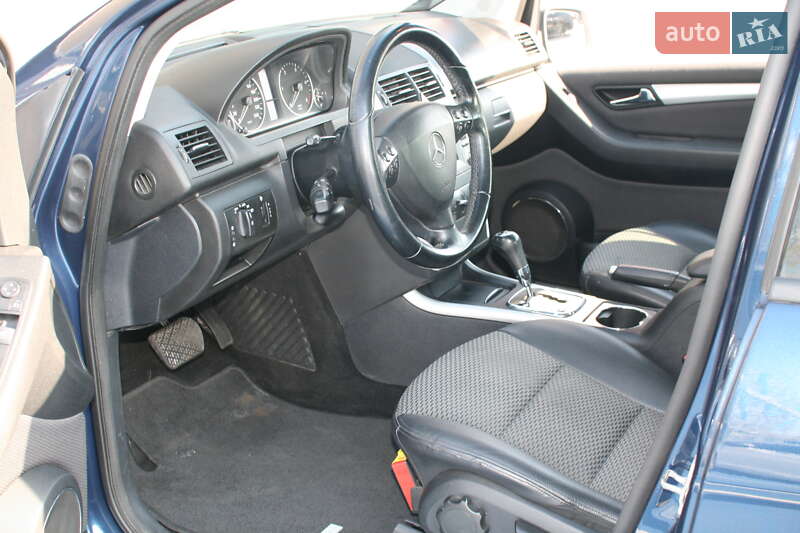 Mercedes-Benz A-Class 2011