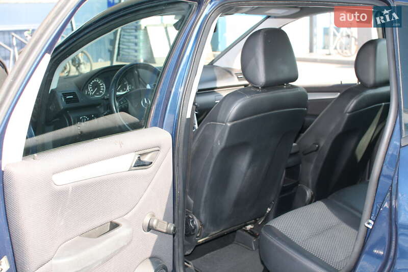 Mercedes-Benz A-Class 2011