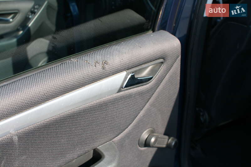 Mercedes-Benz A-Class 2011