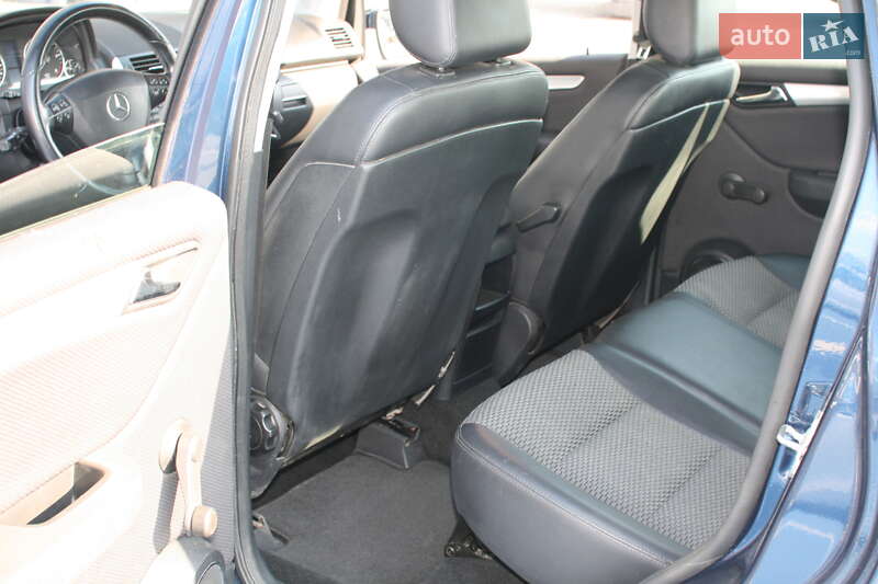 Mercedes-Benz A-Class 2011