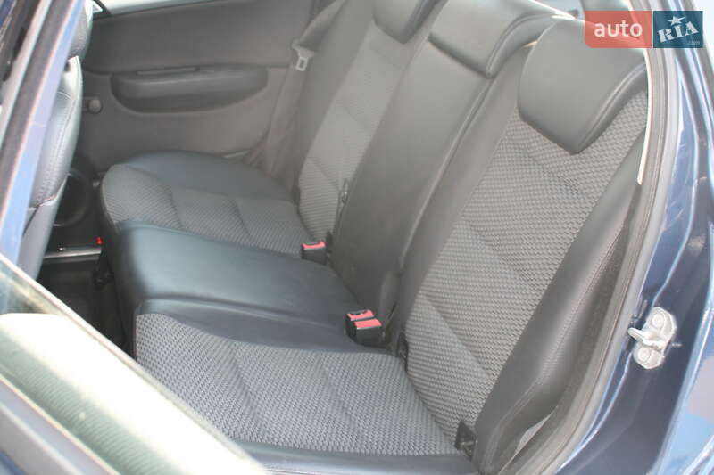 Mercedes-Benz A-Class 2011