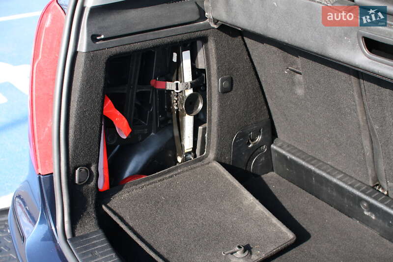 Mercedes-Benz A-Class 2011