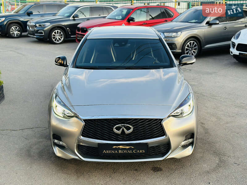 Infiniti-0